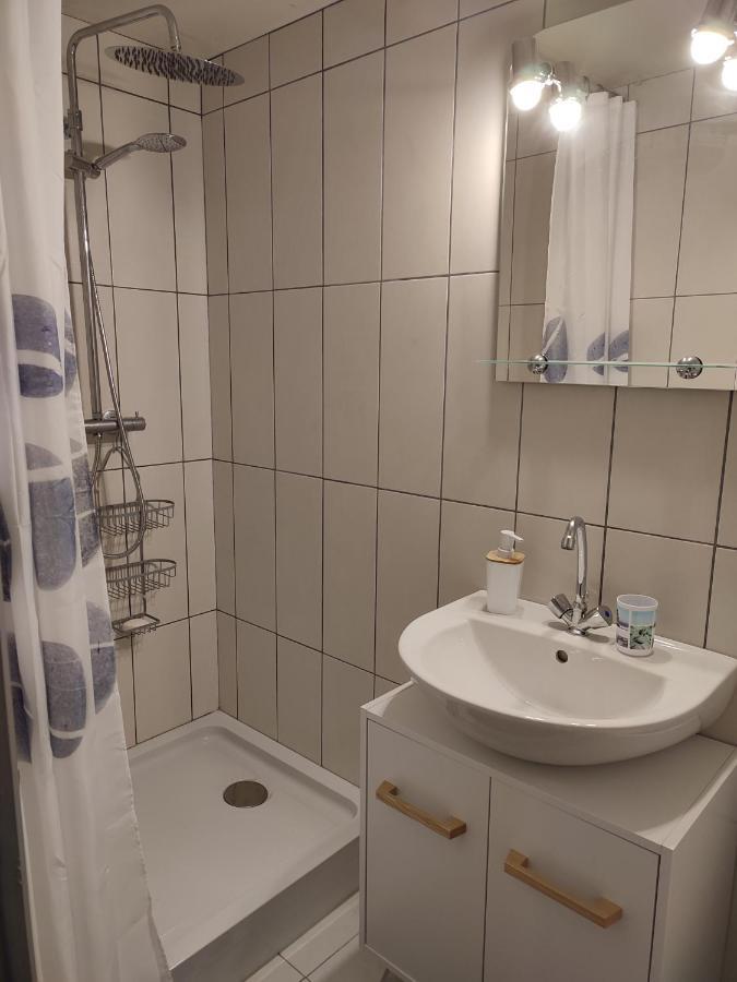 Chalet Dans La Foret....Adorable 1 Bedroom Chalet Surrounded By Woodland Pressignac Екстериор снимка
