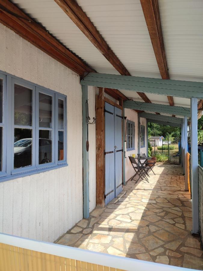 Chalet Dans La Foret....Adorable 1 Bedroom Chalet Surrounded By Woodland Pressignac Екстериор снимка